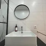 דירה Urban Bliss Newly Renovated