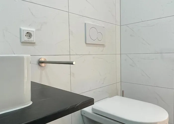 Urban Bliss Newly Renovated *